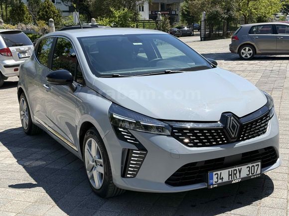 Galeriden Renault Clio 1.0 TCe Evolution 2023 Model İstanbul