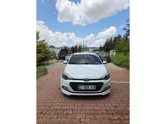 Sahibinden Hyundai i20 1.4 CRDi Style 2015 Model