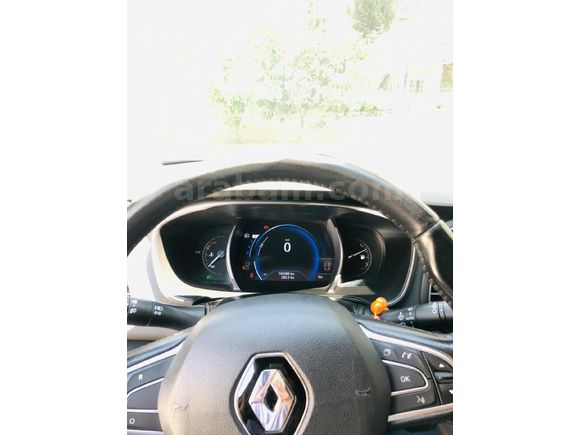 Galeriden hatasız Renault Megane 1.5 dCi Icon 2017 Model araç mersinde