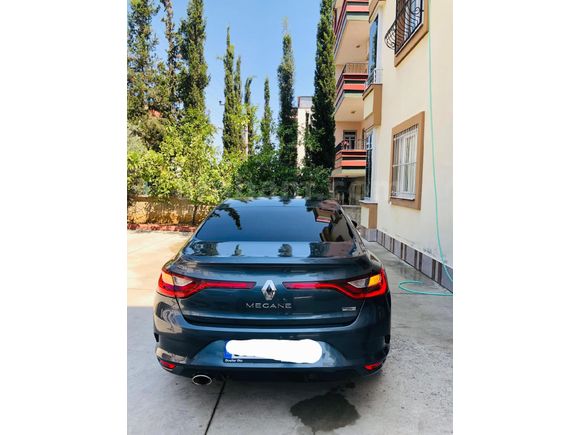 Galeriden hatasız Renault Megane 1.5 dCi Icon 2017 Model araç mersinde