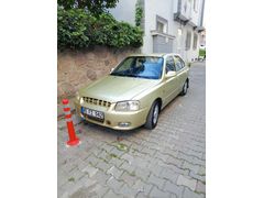 Sahibinden Hyundai Accent 1.5 GLS 2001 Model  240.000 km Altın