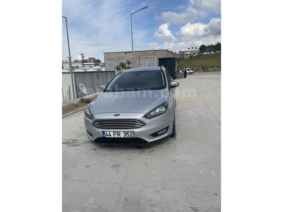 HATASIZ BOYASIZ FOCUS  Titanium 2017 Model  18 çıkışlı 177.000 km gümüş gri