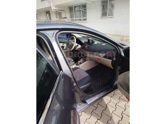 Sahibinden Renault Fluence 1.6 Extreme 2011 Model