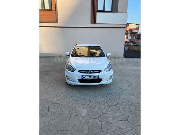 Sahibinden Hyundai Accent Blue 1.4 D-CVVT Mode Plus 2014 Model 