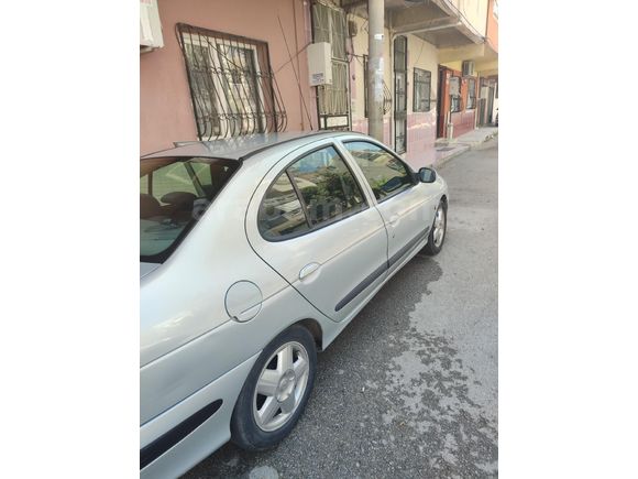Sahibinden Renault Megane 1.6 RXi 2002 Model
