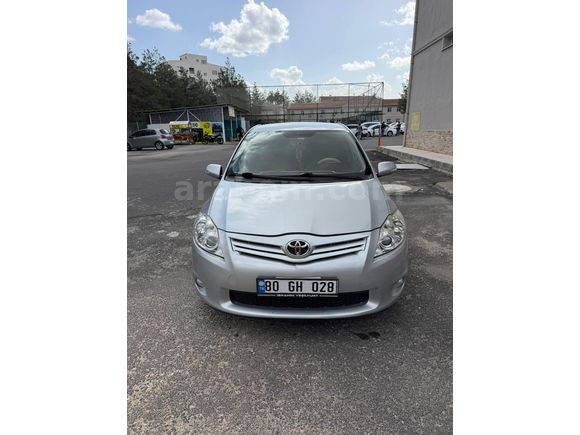 Sahibinden Toyota Auris 1.4 D-4D Comfort Extra 2012 Model Diyarbakır 149.000 km Gri (metalik)
