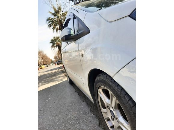 Sahibinden Ford Tourneo Courier 1.5 TDCi Delux 2021 Model  114.000 km Beyaz