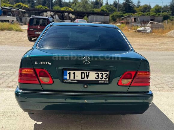 ÖZEL PLAKA - Benz E 300 TD Elegance 
