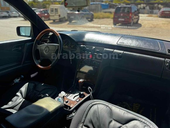 ÖZEL PLAKA - Benz E 300 TD Elegance 
