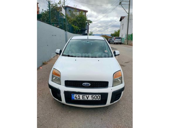 2011 Model Ford Fusion 1.4 TDCi Full Bakımlı Comfort Memur Jipi Beyaz