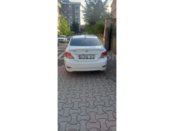 Sahibinden Hyundai Accent Blue 1.6 CRDI Mode Plus 2013 Model