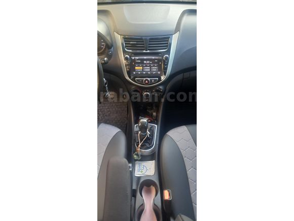 Sahibinden Hyundai Accent Blue 1.6 CRDI Mode Plus 2013 Model