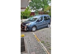 Sahibinden Peugeot Partner 1.6 HDI Outdoor 2011 Model  400.000 km Gri