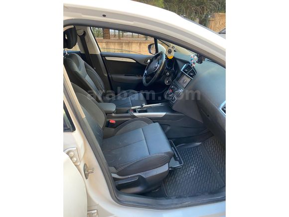 Sahibinden Citroen C4 1.6 e-HDi Confort Plus 2013 Model  167500 km Beyaz