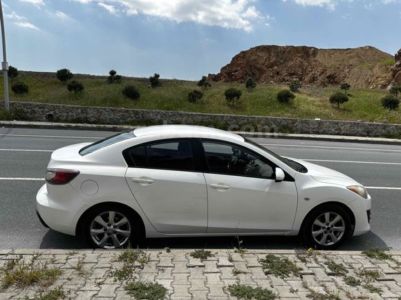 Mazda 3 1.6 Touring 2012 Model 