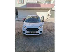 Sahibinden Ford Tourneo Courier 1.0 EcoBoost Color Line 2022 Model