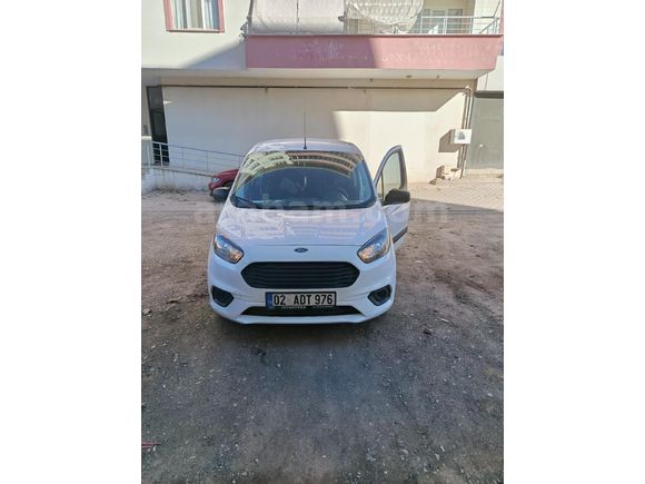 Sahibinden Ford Tourneo Courier 1.0 EcoBoost Color Line 2022 Model