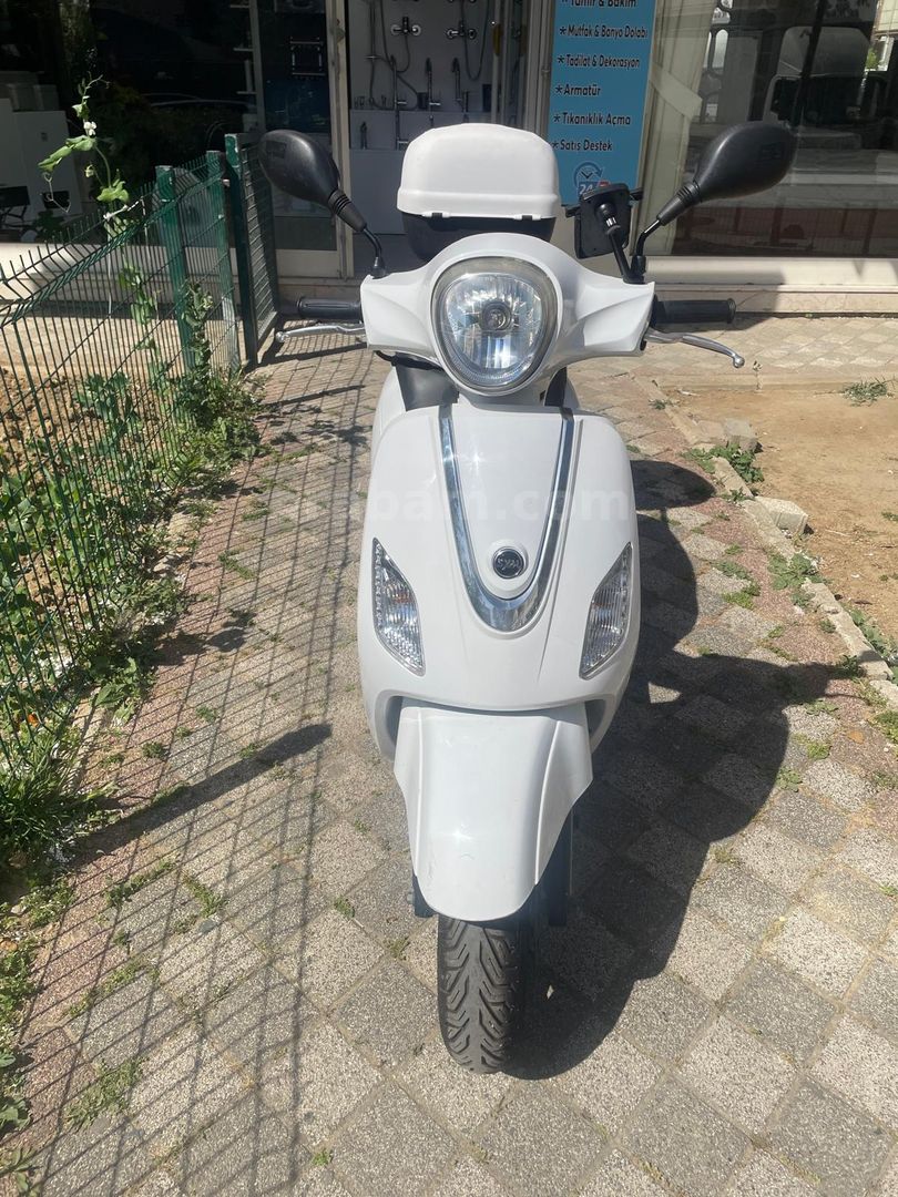 Sahibinden SYM Fiddle III 125 2022 Model İstanbul 13.800 km Beyaz