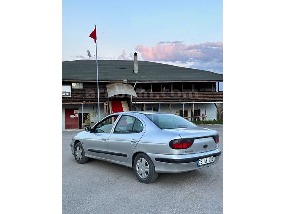 Sahibinden Renault Megane 1.6 RTE 1999 Model 