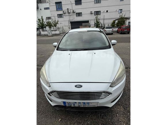 Sahibinden Ford Focus 1.6 TDCi Trend X 2015 Model  198.000 km Beyaz