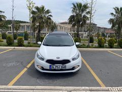 Hatasiz boyasiz tramersiz Sahibinden Kia Ceed 1.6 CRDi Premium SW 2015 Model İstanbul