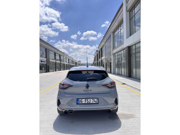 Sahibinden Renault Clio 1.0 TCe Techno Esprit Alpine 2025 Model 