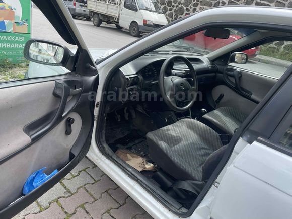 Sahibinden Opel Astra 1.4 GL 2000 Model  360.000 km Beyaz