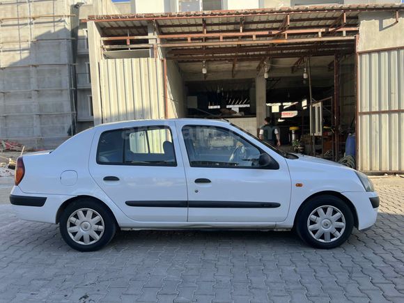 Acil satılık Bayan öğretmenden sıfır motor 1.5dci clio 