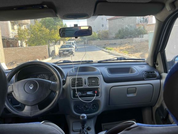 Acil satılık Bayan öğretmenden sıfır motor 1.5dci clio 
