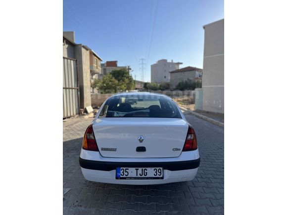 Acil satılık Bayan öğretmenden sıfır motor 1.5dci clio 