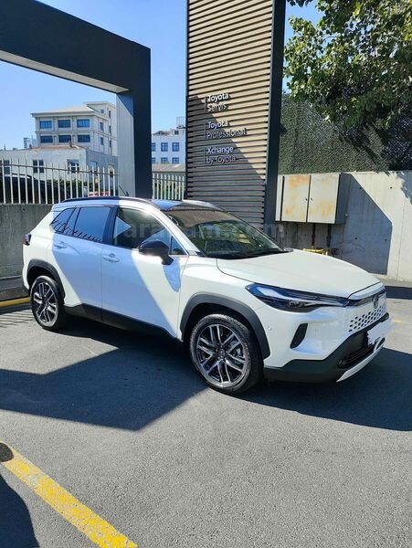 Sahibinden Toyota Corolla Cross 1.8 Hybrid Passion X-Pack 2025 Model