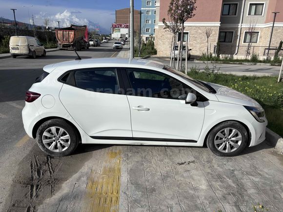 Sahibinden Renault Clio 1.0 SCe Joy 2022 Model 