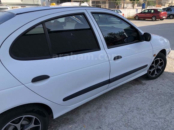 Sahibinden Renault Megane 1.4 Alize 2003 Model   245.500 km Beyaz