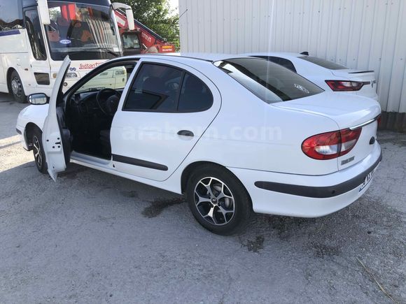 Sahibinden Renault Megane 1.4 Alize 2003 Model   245.500 km Beyaz