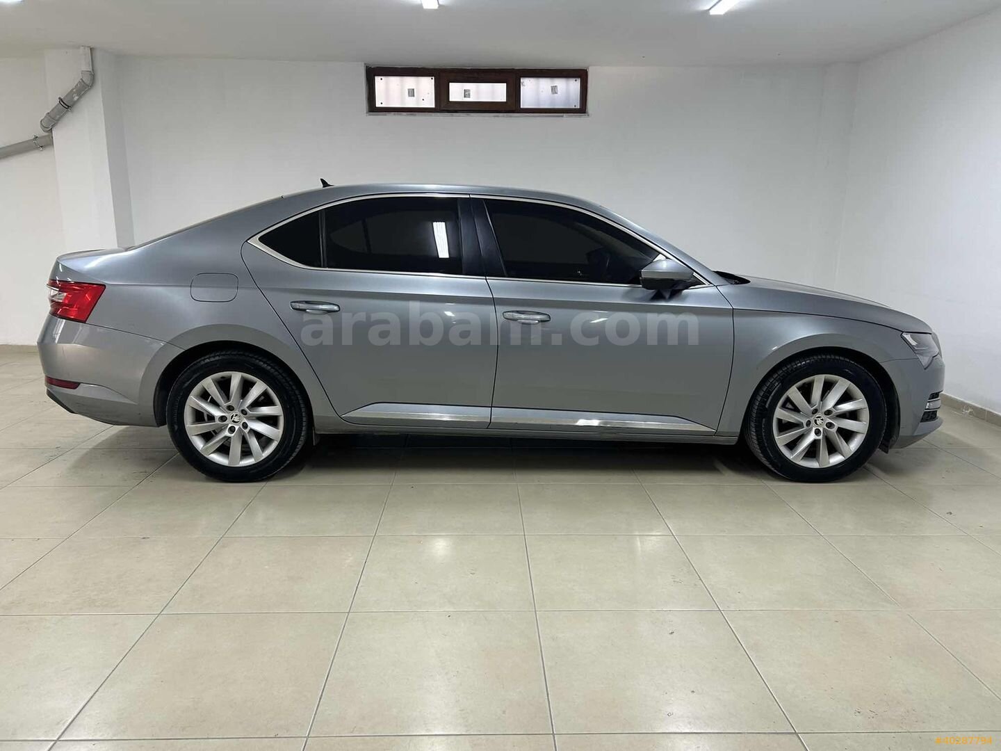 Galeriden Skoda SuperB 1.6 TDI Premium 2019 Model İstanbul 95.000 km Gri 3
