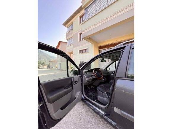 Sahibinden Renault Scenic 1.6 Authentique 2005 Model 