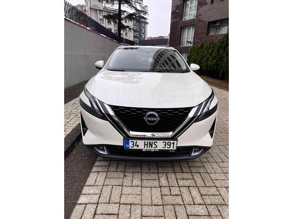Sahibinden Nissan Qashqai 1.3 DIG-T  DESİNG PACK
 2023 Model İstanbul 25.500 km Beyaz