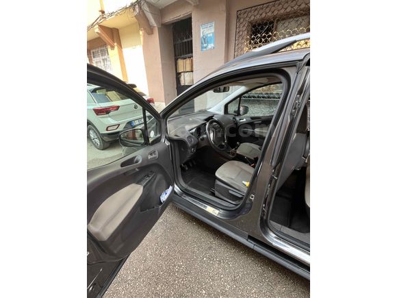 Sahibinden Ford Tourneo Courier 1.6 TDCi Titanium Plus 2016 Model 