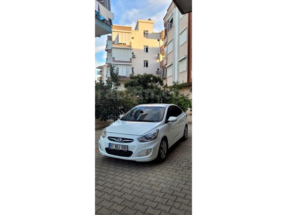 Sahibinden Hyundai Accent Blue 1.6 CRDI Mode Plus 2013 Model  160000 km Beyaz