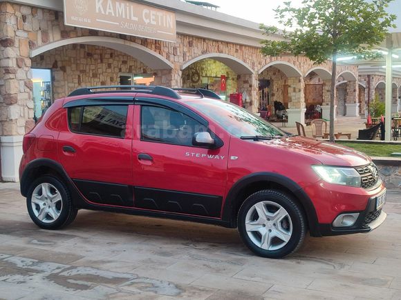 Galeriden Dacia Sandero 1.5 dCi Stepway 2018 Model Manisa 186.492 km Kırmızı