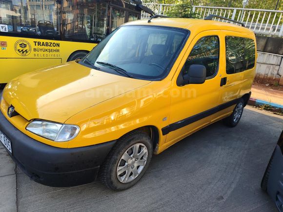 Otomobil ruhsatlı  2002 partner