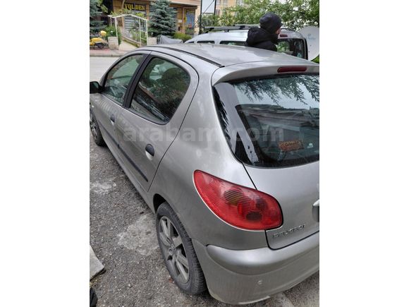 Düşük KM Acil Satılık Peugeot 206