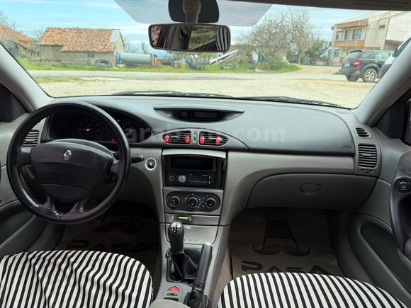 Galeriden Renault Laguna 1.6 Authentique 2005 Model Sinop