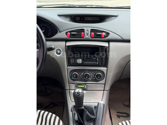 Galeriden Renault Laguna 1.6 Authentique 2005 Model Sinop