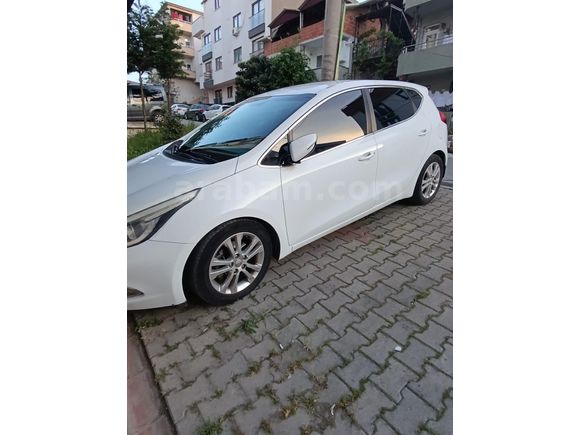 Sahibinden Kia Ceed 1.6 CRDi Concept 2012 Model