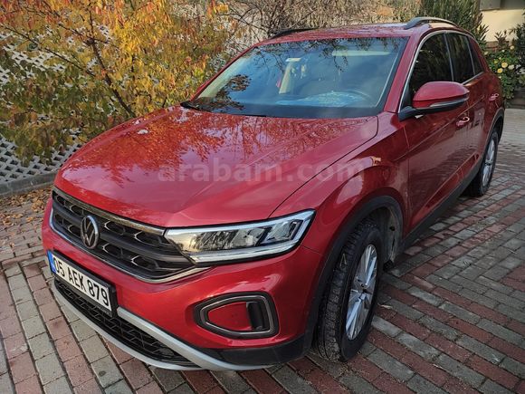 Sahibinden Volkswagen T-Roc 1.5 TSI Life 2022 Model  64.000 km Kırmızı