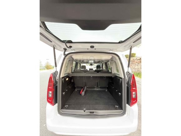 Sahibinden Opel Combo 1.5 CDTI Ultimate 2025 Model  15.000 km Beyaz