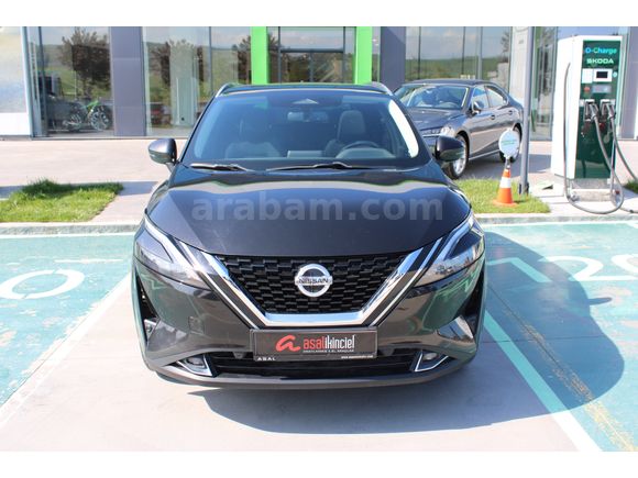 Nissan Qashqai 1.3DIG-T SKYPACK 4X4