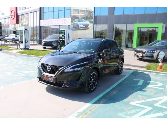 Nissan Qashqai 1.3DIG-T SKYPACK 4X4