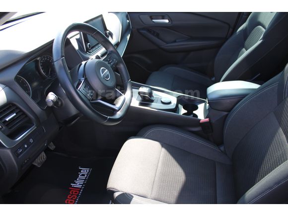Nissan Qashqai 1.3DIG-T SKYPACK 4X4